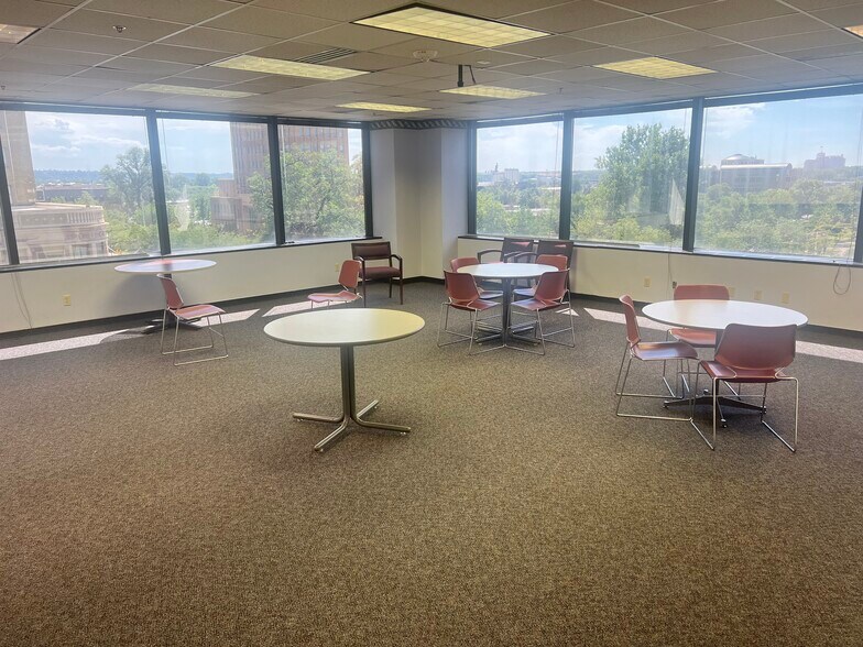 2484 Washington Blvd, Ogden, UT à louer - Photo intérieure – Image 3 sur 8