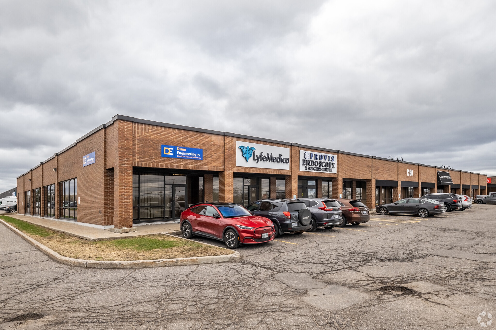 1280-1290 Old Innes Rd, Ottawa, ON à louer Photo principale– Image 1 sur 5