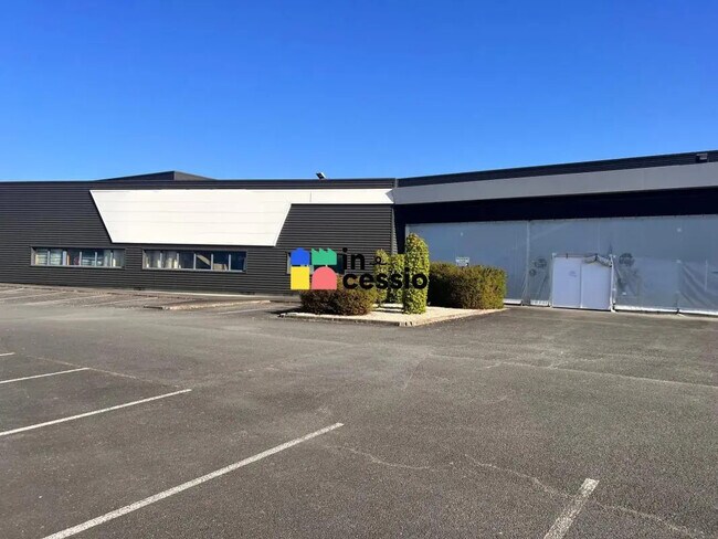 Plus de détails pour Industriel/Logistique à louer