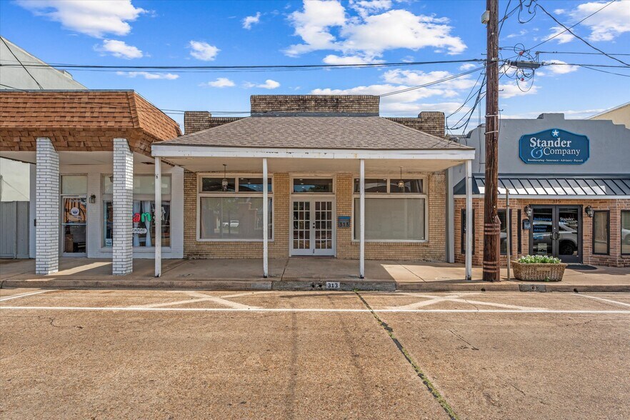 313 E Main St, Humble, TX à vendre - Photo de l’immeuble – Image 2 sur 49