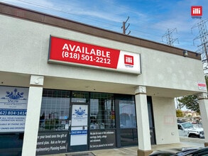 17601-17615 Lakewood Blvd, Bellflower, CA à louer Photo de l’immeuble– Image 1 sur 5