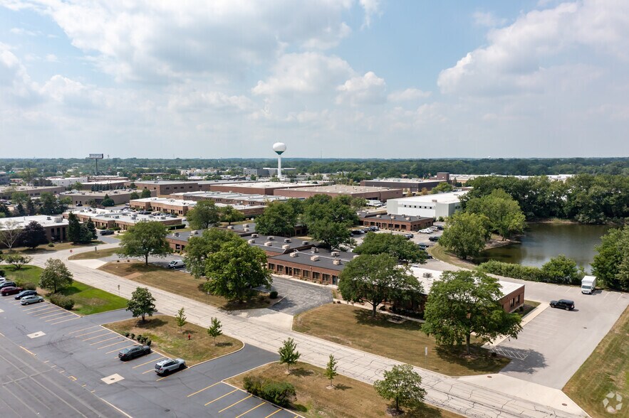 600-650 Executive Dr, Willowbrook, IL à louer - Aérien – Image 3 sur 9