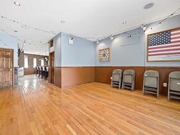 8417 7th Ave, Brooklyn, NY à louer - Photo de l’immeuble – Image 2 sur 5