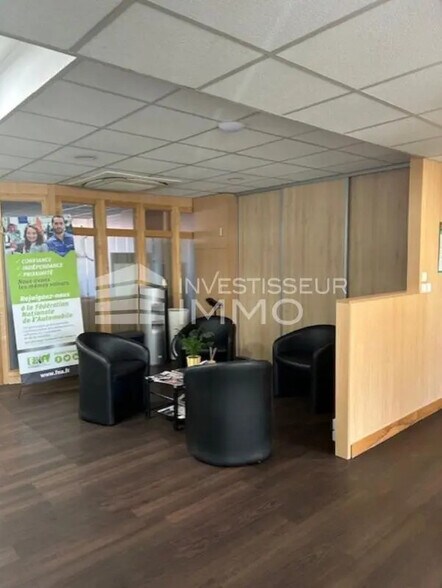 Bureau dans Saint-Ouen-sur-Seine à vendre - Photo de l’immeuble – Image 2 sur 8