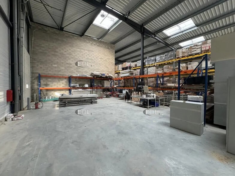 Bureau dans Tigery à louer - Photo intérieure – Image 2 sur 12