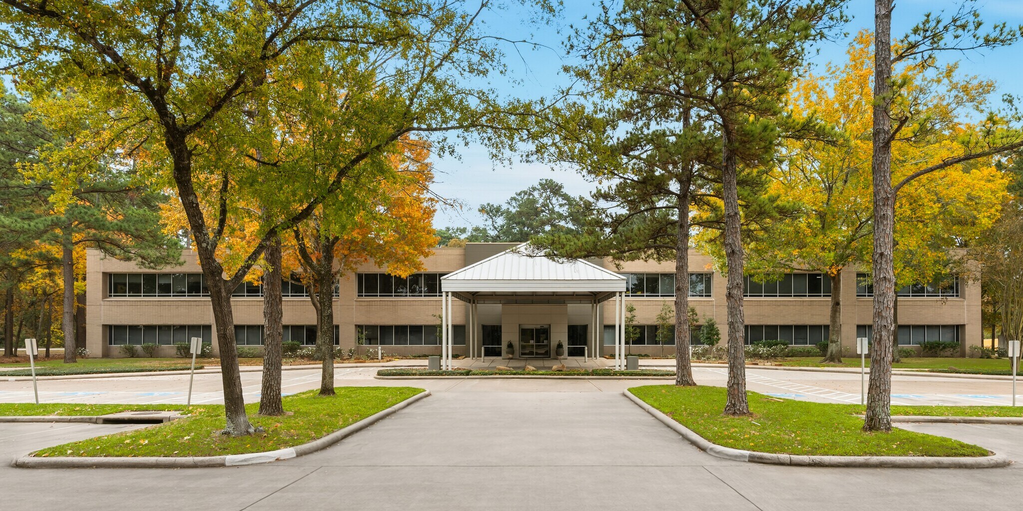 100 Medical Center Blvd, Conroe, TX à louer Photo principale– Image 1 sur 9