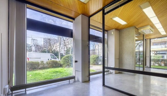 Plus de détails pour Bureau à vendre