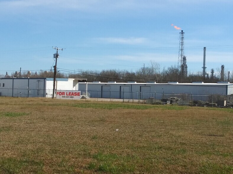 203 30th St S, Texas City, TX à louer - Photo de l’immeuble – Image 3 sur 7