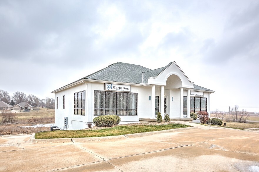 130-136 Cherry Hill Dr, Belton, MO à louer - Photo de l’immeuble – Image 2 sur 14
