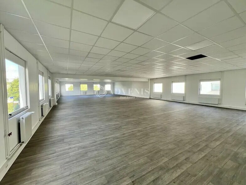 Bureau dans Osny à vendre - Photo intérieure – Image 3 sur 7