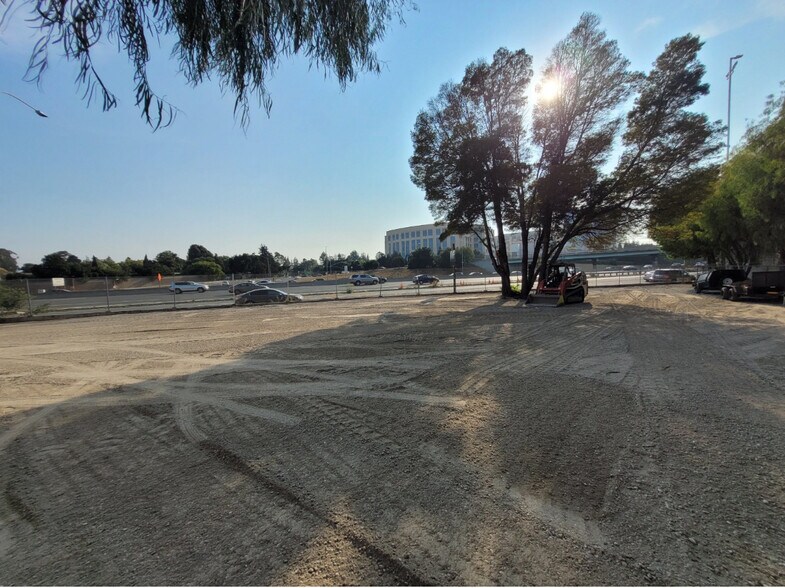 1788 Bayshore rd, East Palo Alto, CA à louer - Photo de l’immeuble – Image 3 sur 11