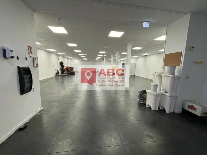 Local d’activités dans Montpellier à louer - Photo de l’immeuble – Image 1 sur 4