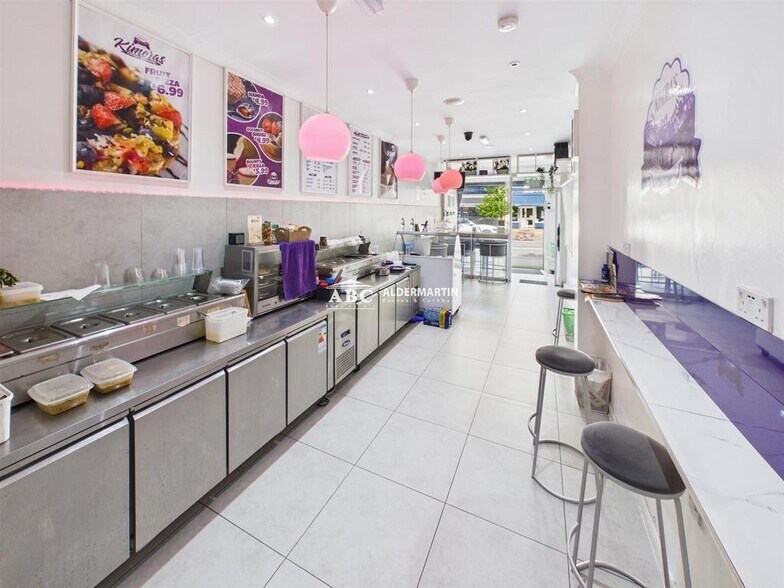53 Cricklewood Broadway, Londres à louer - Photo de l’immeuble – Image 3 sur 8