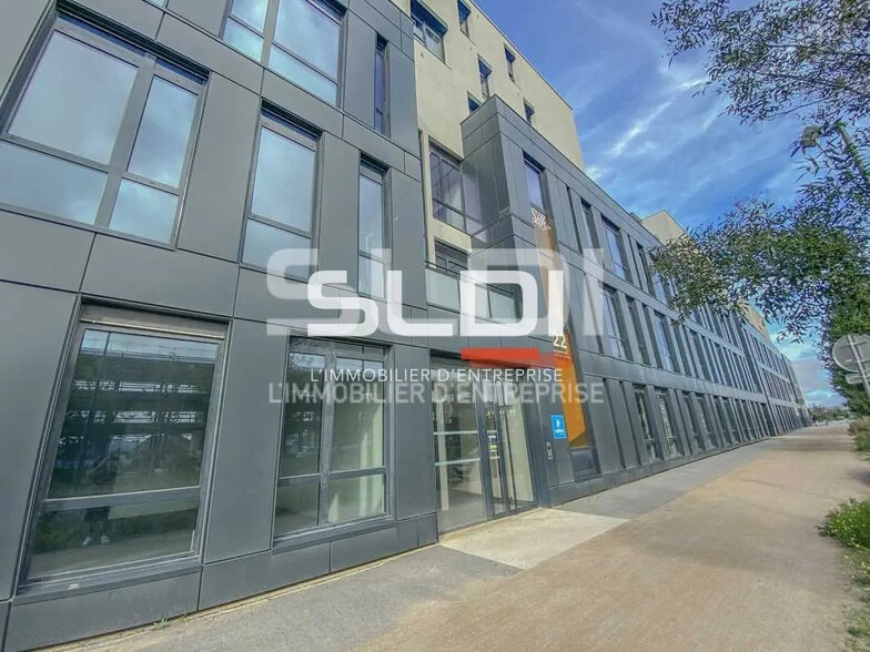 18 Rue Marius Grosso, Vaulx-en-Velin à louer - Photo de l’immeuble – Image 2 sur 12
