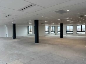 Bureau dans Montigny-le-Bretonneux à louer Photo intérieure– Image 1 sur 10