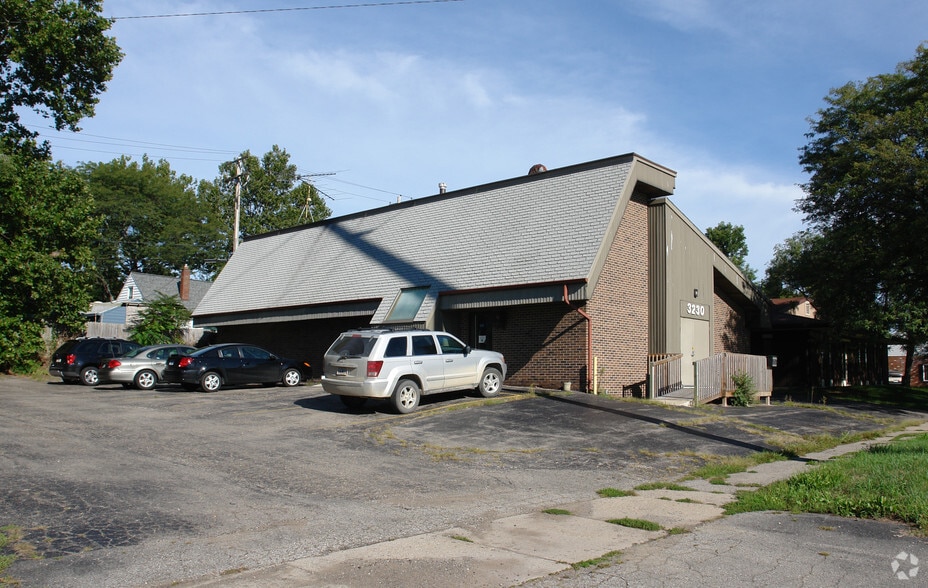 3230 S Pennsylvania Ave, Lansing, MI à vendre - Photo principale – Image 1 sur 6