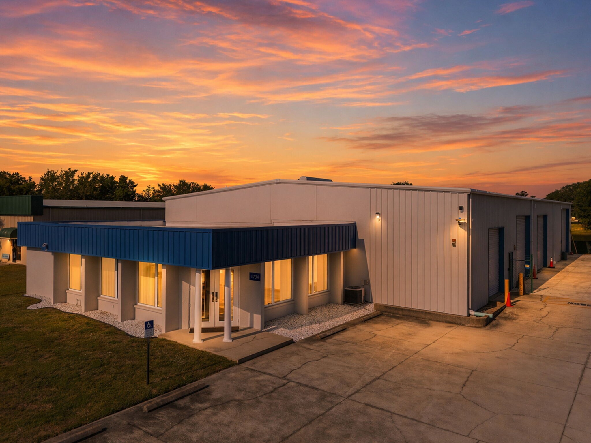 1734 Apex Rd, Sarasota, FL à louer Photo de l’immeuble– Image 1 sur 6