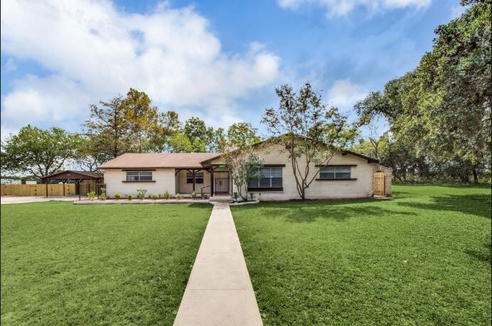 101 Pine View Dr, Boerne, TX à louer Photo principale– Image 1 sur 21