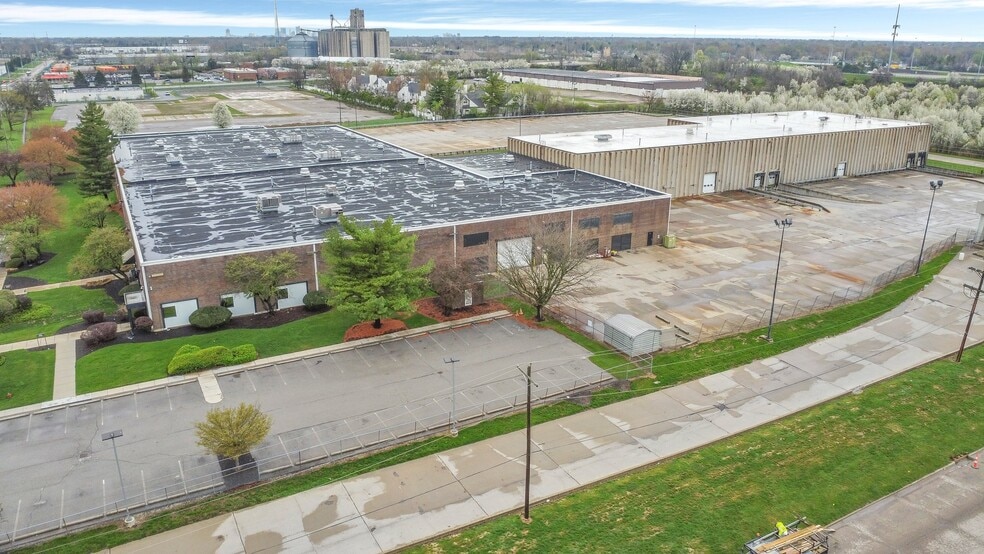 4500 Groves Rd, Columbus, OH à louer - Photo de l’immeuble – Image 2 sur 33