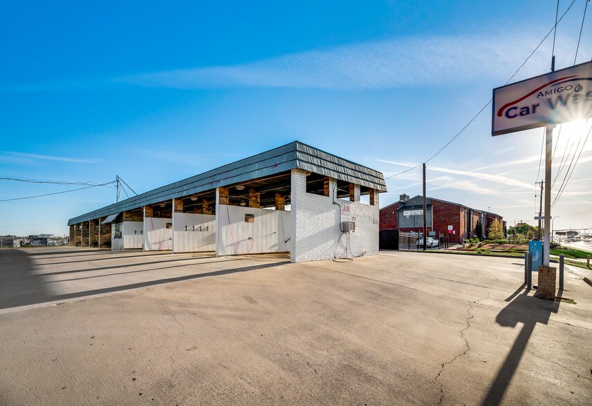 2235 E Pioneer Pkwy, Arlington, TX à vendre - Photo principale – Image 1 sur 26