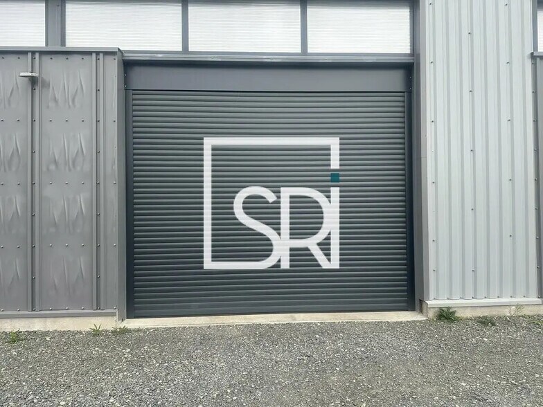 Industriel/Logistique dans Creuzier-le-Neuf à louer - Photo de l’immeuble – Image 2 sur 12