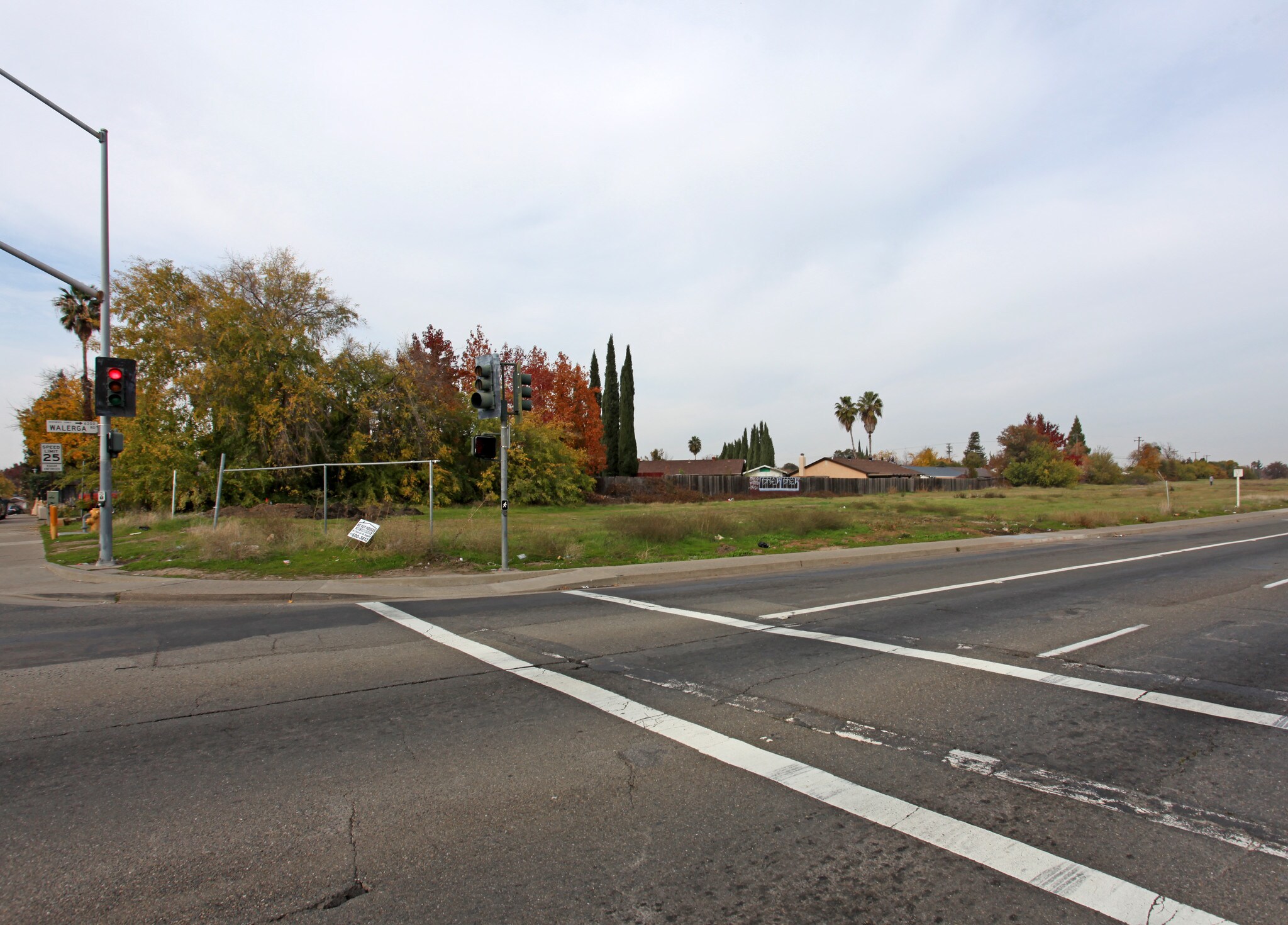 6301 Walerga Rd, North Highlands, CA à vendre Photo principale– Image 1 sur 3