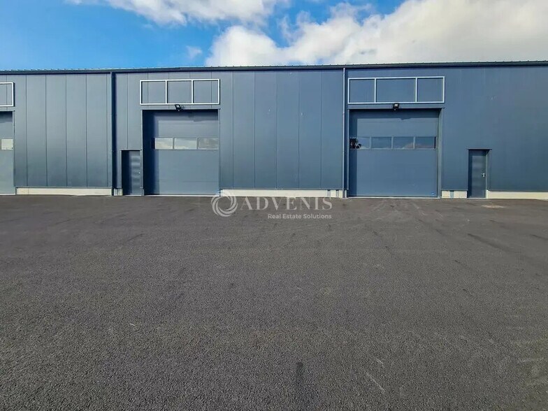 Local d’activités dans Quessoy à louer - Photo de l’immeuble – Image 3 sur 10