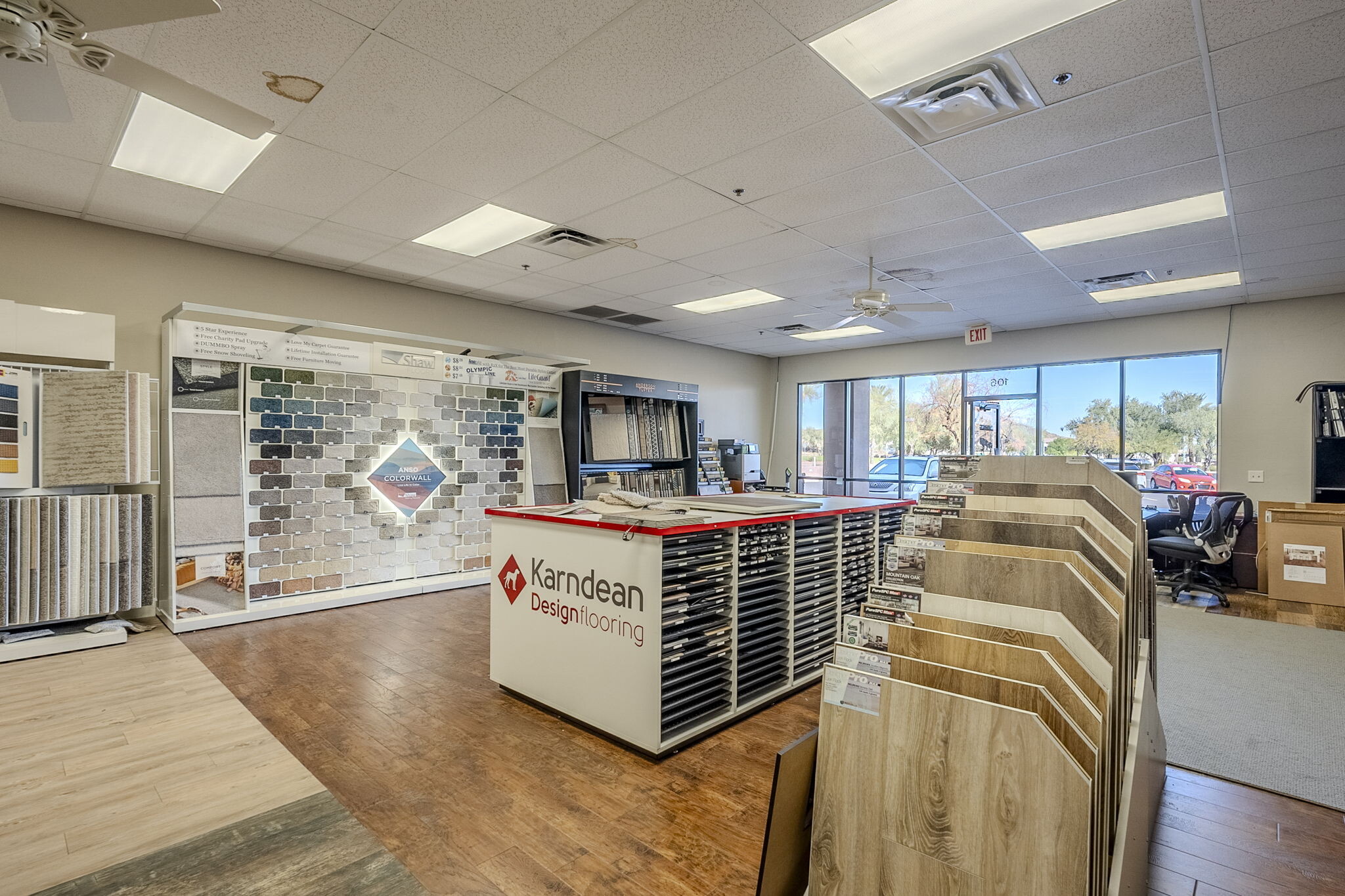 3145 E Chandler Blvd, Phoenix, AZ à louer Photo intérieure– Image 1 sur 5