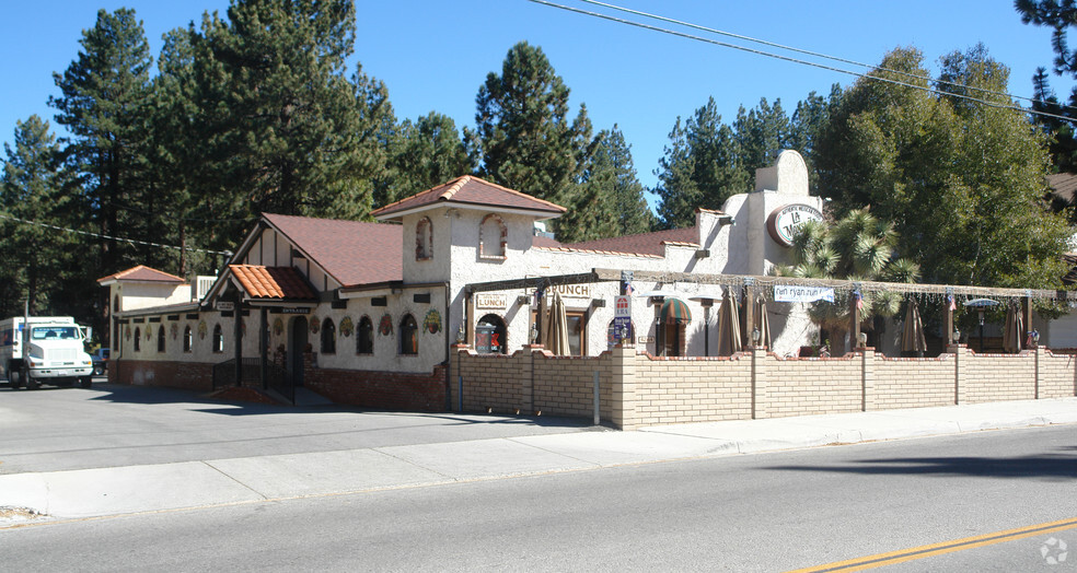 42164 Moonridge Way, Big Bear Lake, CA à vendre - Photo principale – Image 1 sur 28