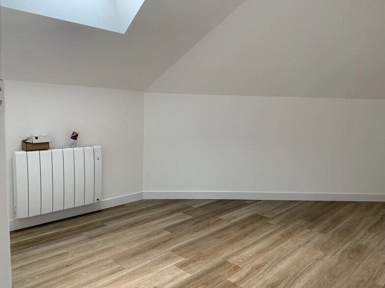 Bureau dans Ploërmel à louer - Photo de l’immeuble – Image 1 sur 1