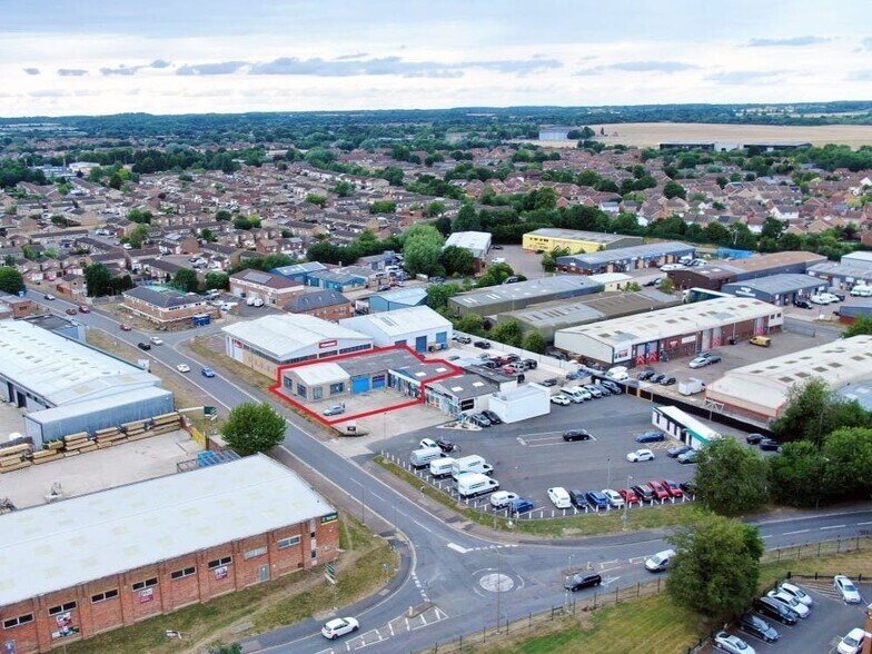 Churchill Rd, Bicester à louer - Photo de l’immeuble – Image 1 sur 12