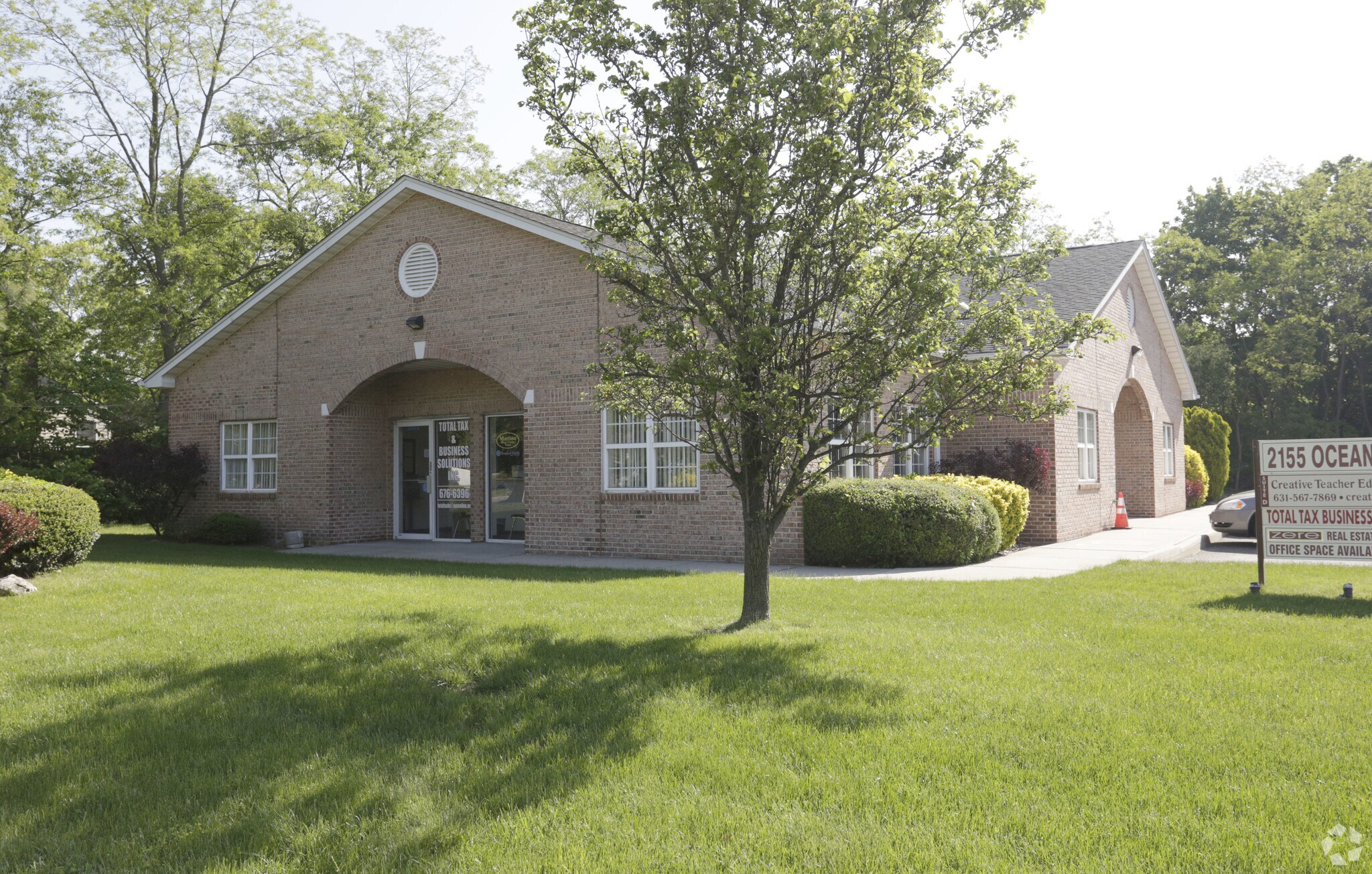 2155 Ocean Ave, Ronkonkoma, NY à louer Photo principale– Image 1 sur 9