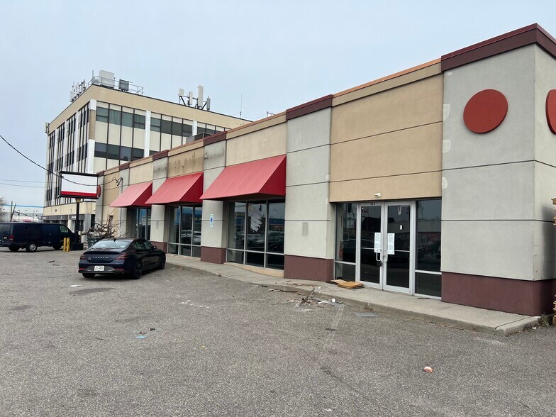 660 Rockaway Tpke, Lawrence, NY à louer - Photo de l’immeuble – Image 2 sur 5