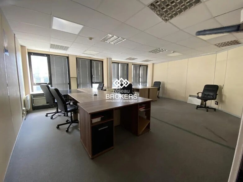 Bureau dans Grenoble à vendre - Photo de l’immeuble – Image 3 sur 9
