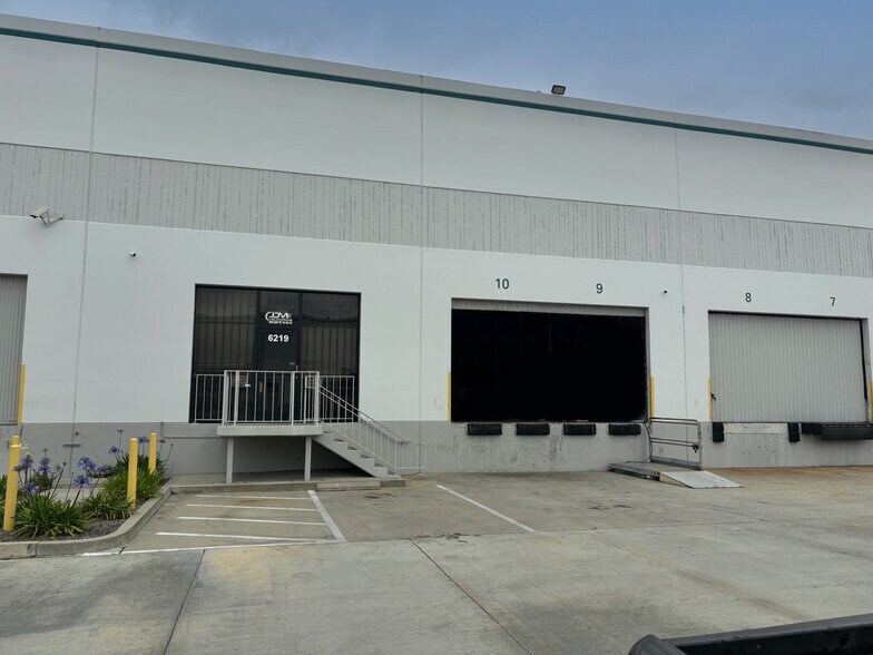 6141-6195 Randolph St, Commerce, CA à louer - Photo de l’immeuble – Image 3 sur 4