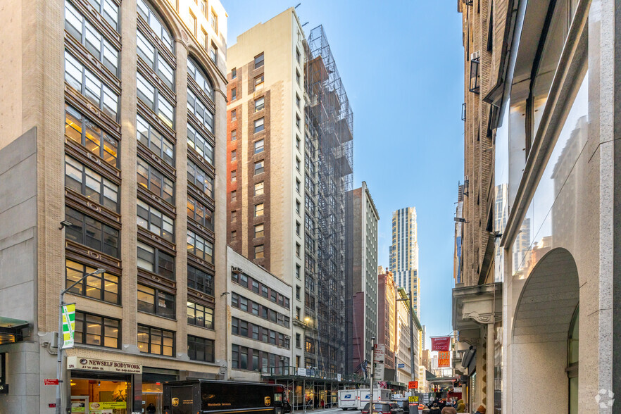 29 W 38th St, New York, NY à louer - Photo de l’immeuble – Image 1 sur 2