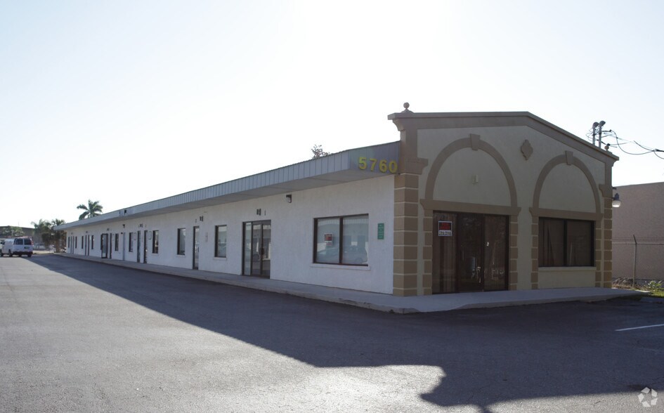 5760 Shirley St, Naples, FL à vendre - Photo principale – Image 1 sur 5