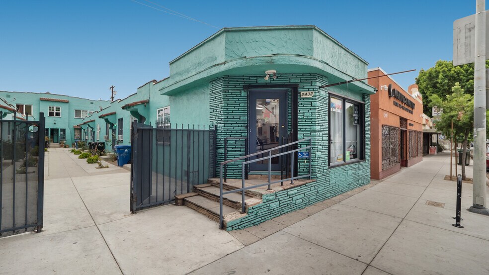 2432-2438 Daly St, Los Angeles, CA à vendre - Photo de l’immeuble – Image 3 sur 11