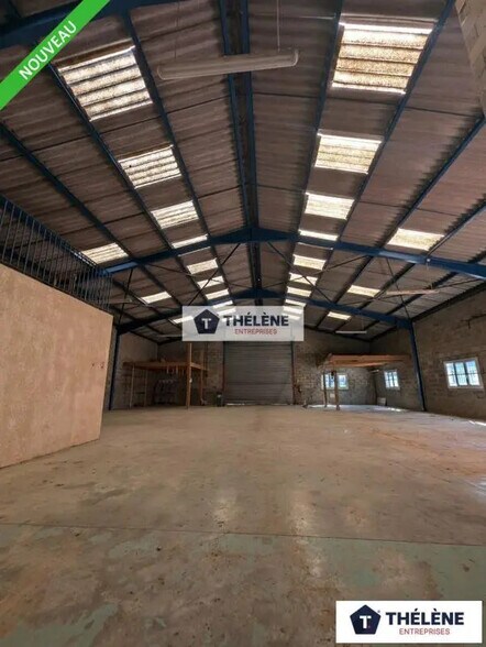 Local d’activités dans Codognan à louer - Photo de l’immeuble – Image 3 sur 6