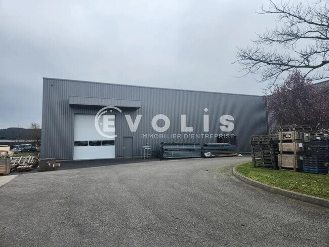 Plus de détails pour 87 Rue Robert Berthelet, Crémieu - Local d'activités à louer