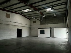 Local d'activités dans Voiron à vendre Photo intérieure– Image 1 sur 5