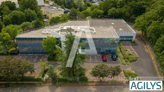 Plus de détails pour Bureau, Local d'activités à louer