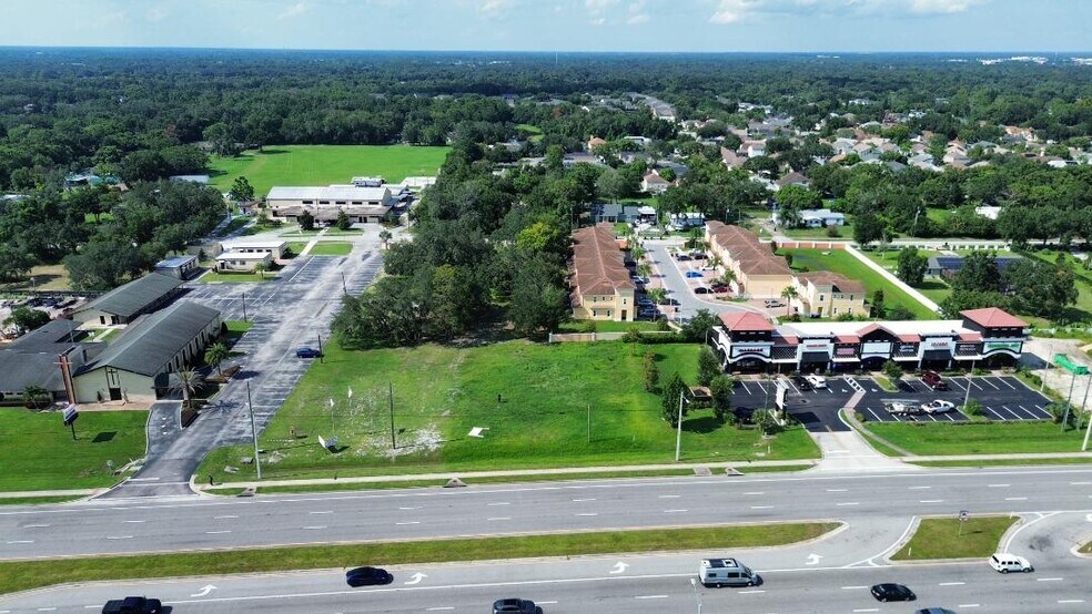 10207 E Colonial Dr, Orlando, FL à vendre - Photo de l’immeuble – Image 2 sur 7