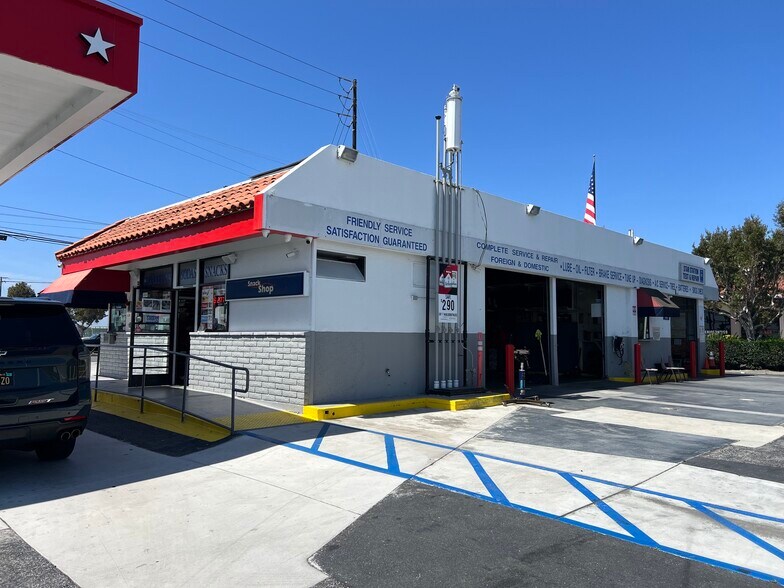 13980 Seal Beach Blvd, Seal Beach, CA à louer - Photo de l’immeuble – Image 2 sur 7