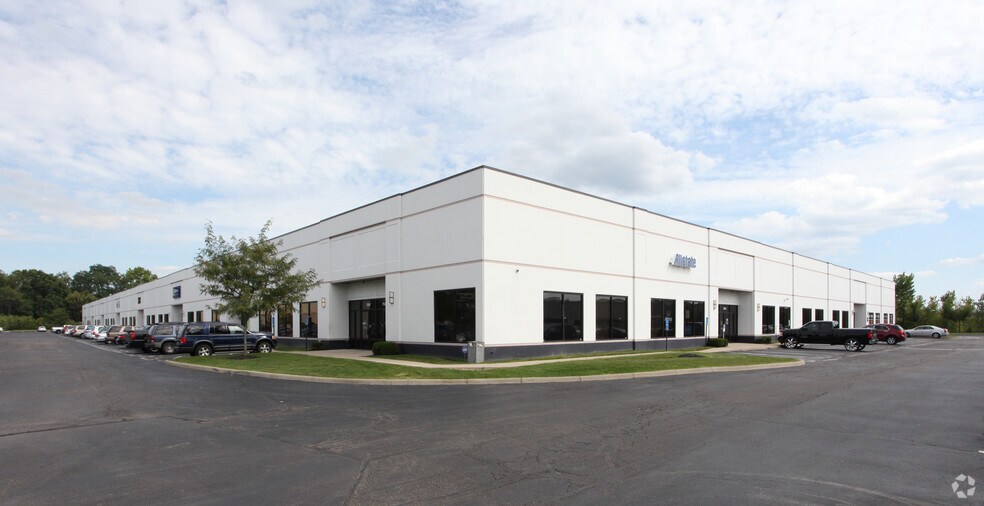 750 Cross Pointe Rd, Gahanna, OH à vendre - Photo de l’immeuble – Image 2 sur 4