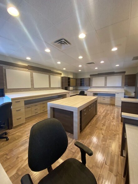 8420 South Ave, Poland, OH à louer - Photo intérieure – Image 2 sur 28