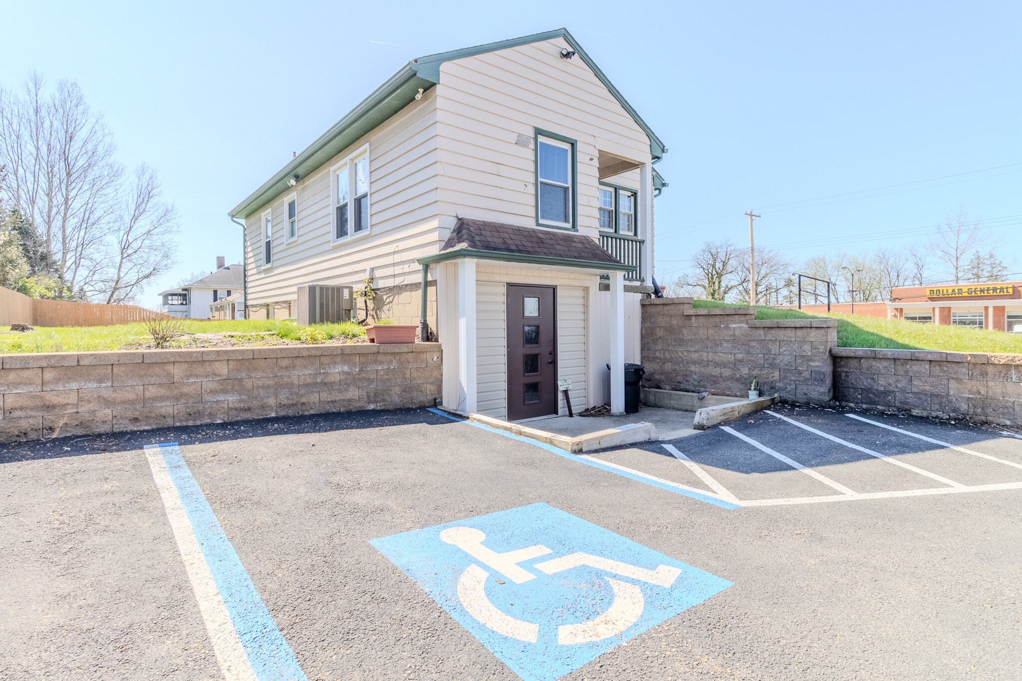 990 Greensburg Pike, East Pittsburgh, PA à louer Photo principale– Image 1 sur 19