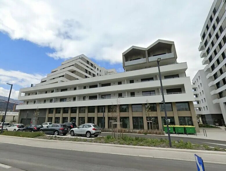 Local commercial dans Le Pont-de-Claix à vendre - Photo de l’immeuble – Image 1 sur 5