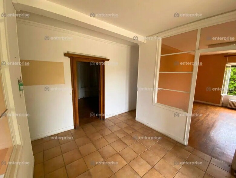 Bureau dans Chantilly à louer - Photo de l’immeuble – Image 2 sur 9