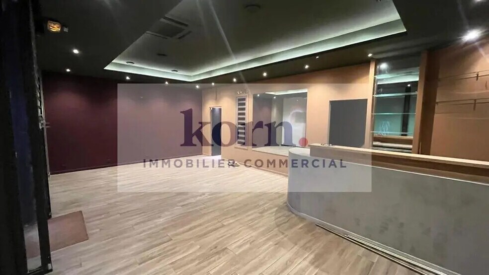 Local commercial dans Paris à louer - Photo de l’immeuble – Image 2 sur 6